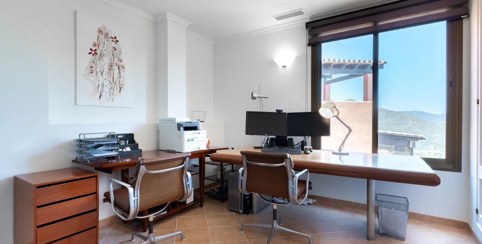 Sale of middle floor apartment in La Mairena 19