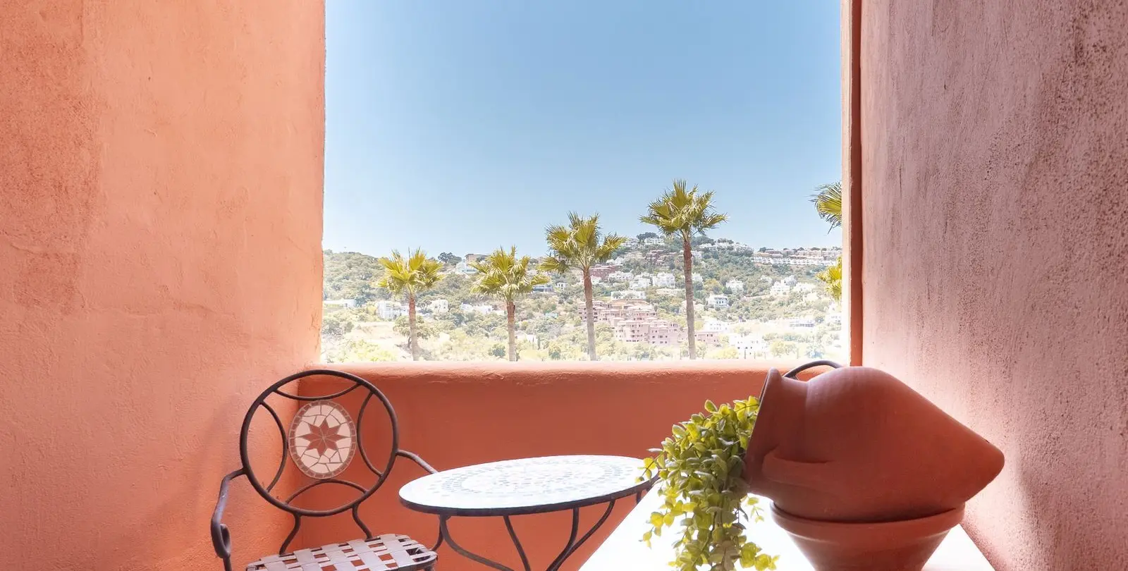 Sale of middle floor apartment in La Mairena 25