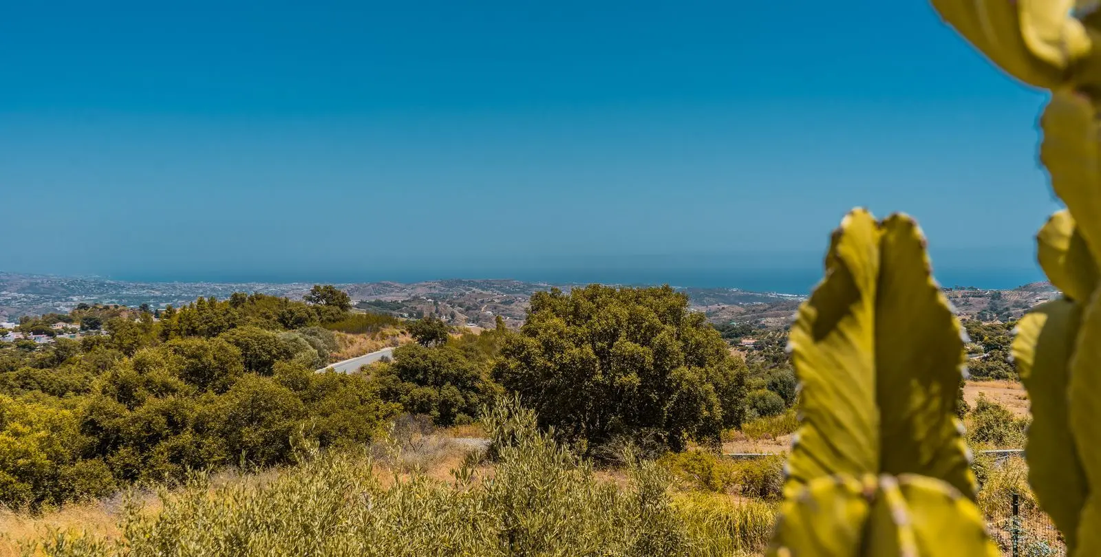 Sale of middle floor apartment in La Mairena 27
