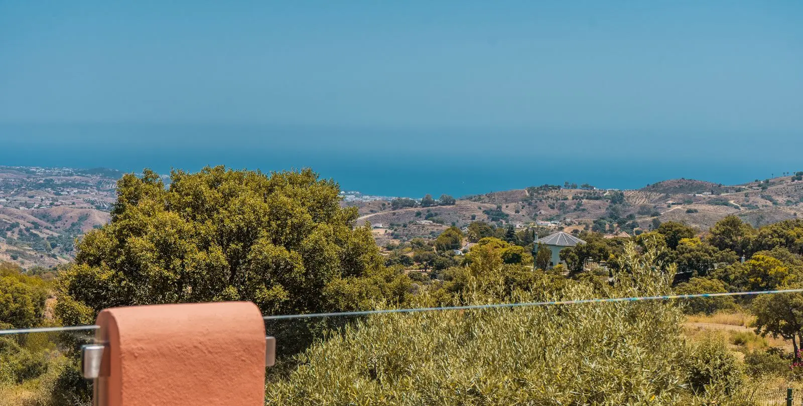 Sale of middle floor apartment in La Mairena 30