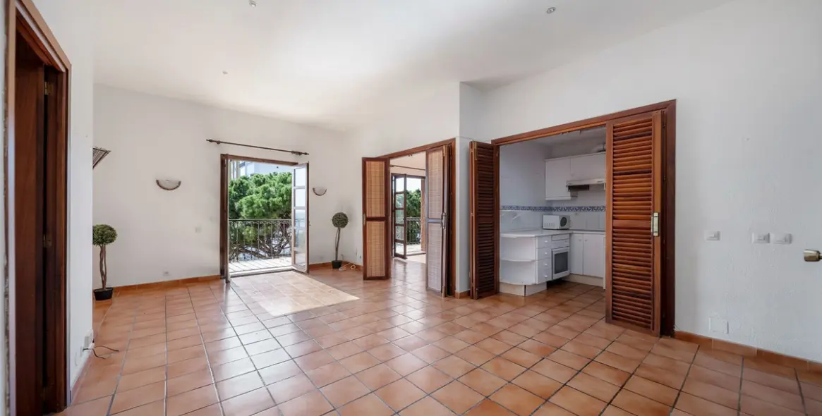 Продажа апартаментов на среднем этаже в Calahonda 5