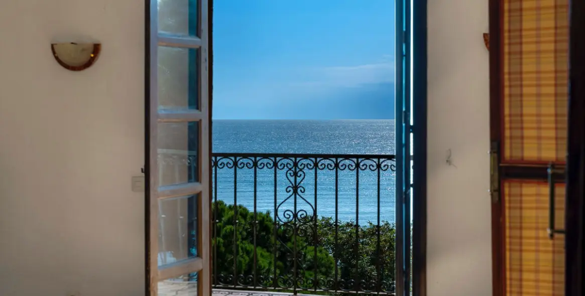 Продажа апартаментов на среднем этаже в Calahonda 8