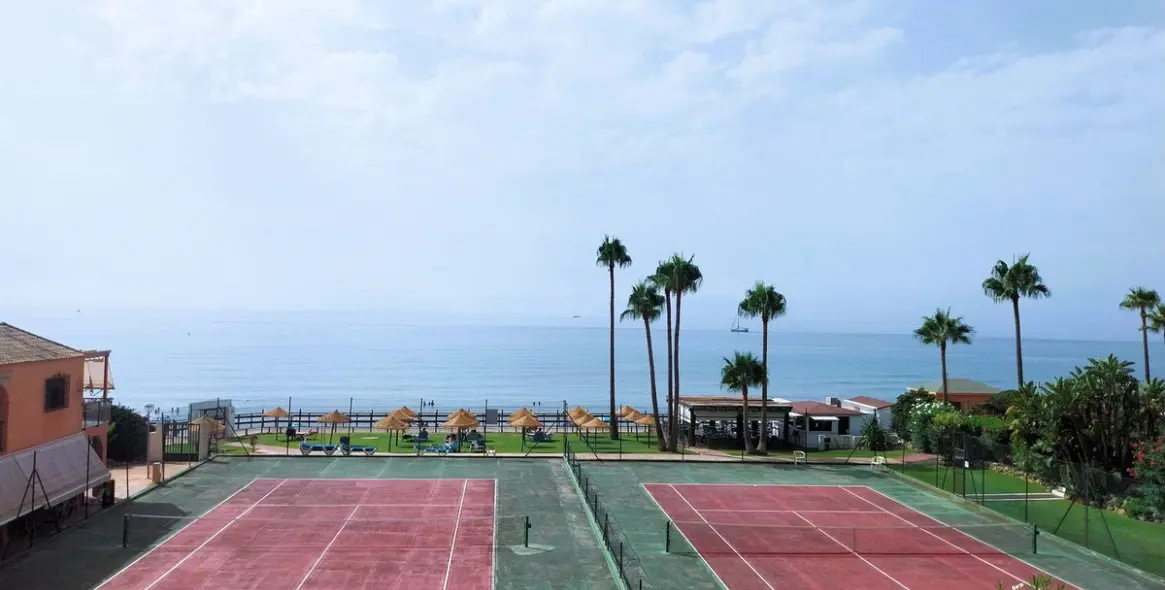 Продажа апартаментов на среднем этаже в Calahonda 13