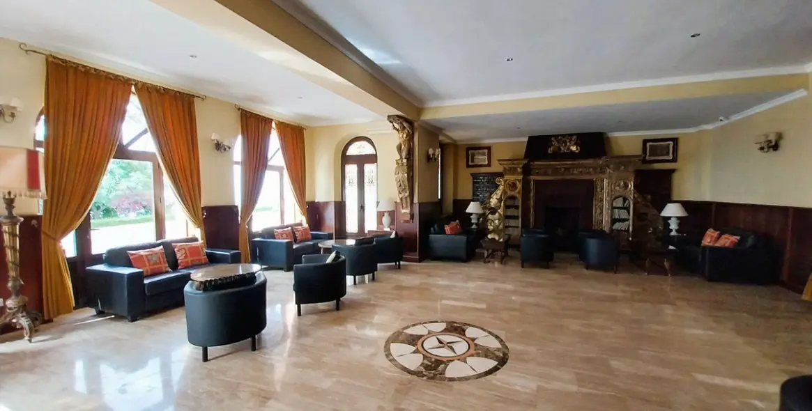 Sale of middle floor apartment in Calahonda 61