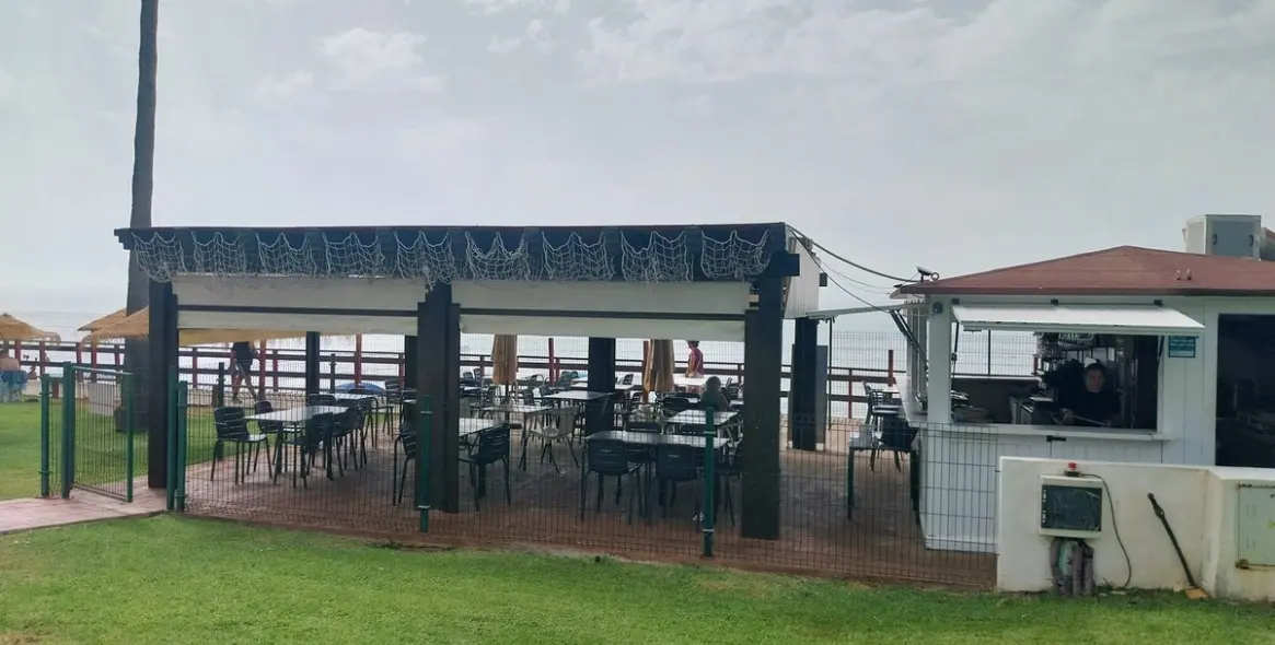 Sale of middle floor apartment in Calahonda 62