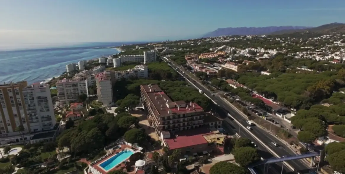 Sale of middle floor apartment in Calahonda 66