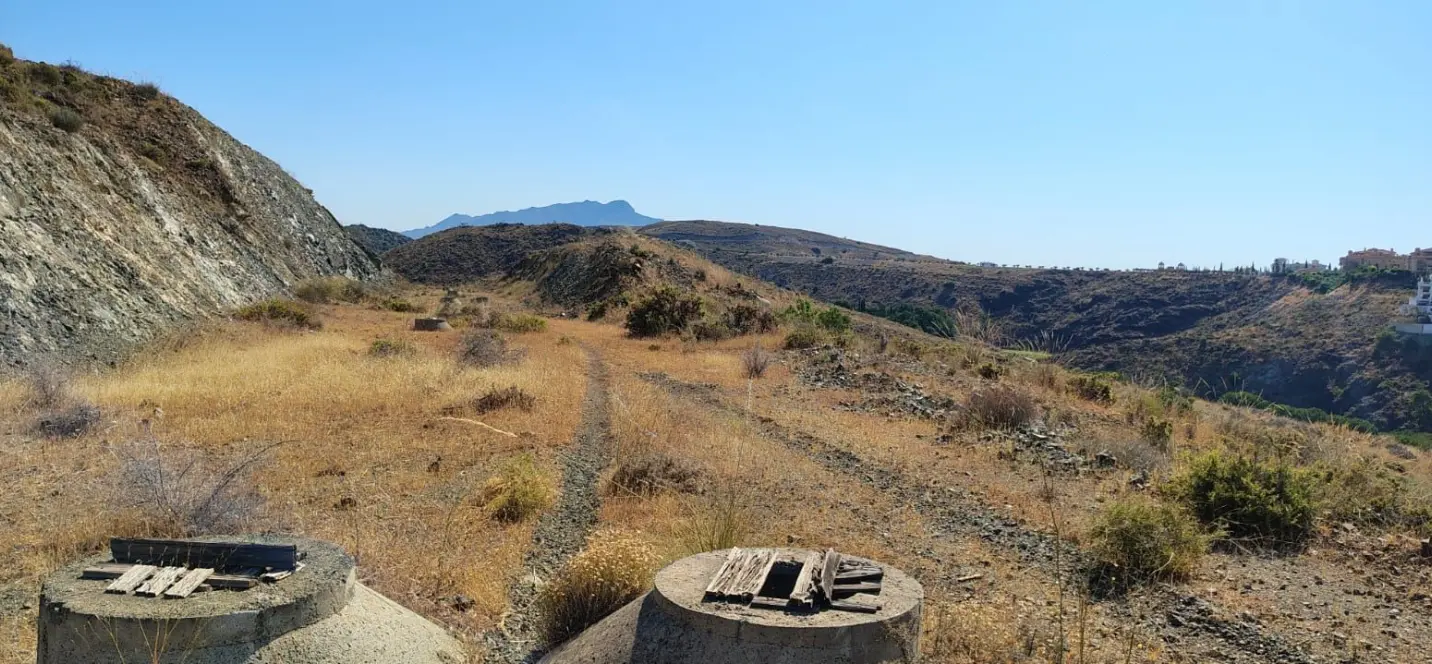 Sale of residential plot in Cancelada 2