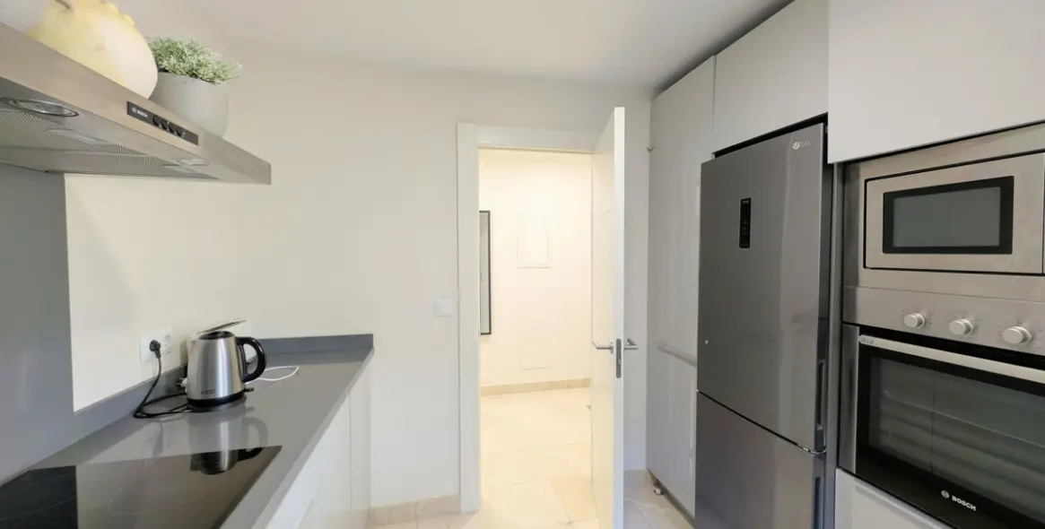 Sale of middle floor apartment in Los Flamingos 6