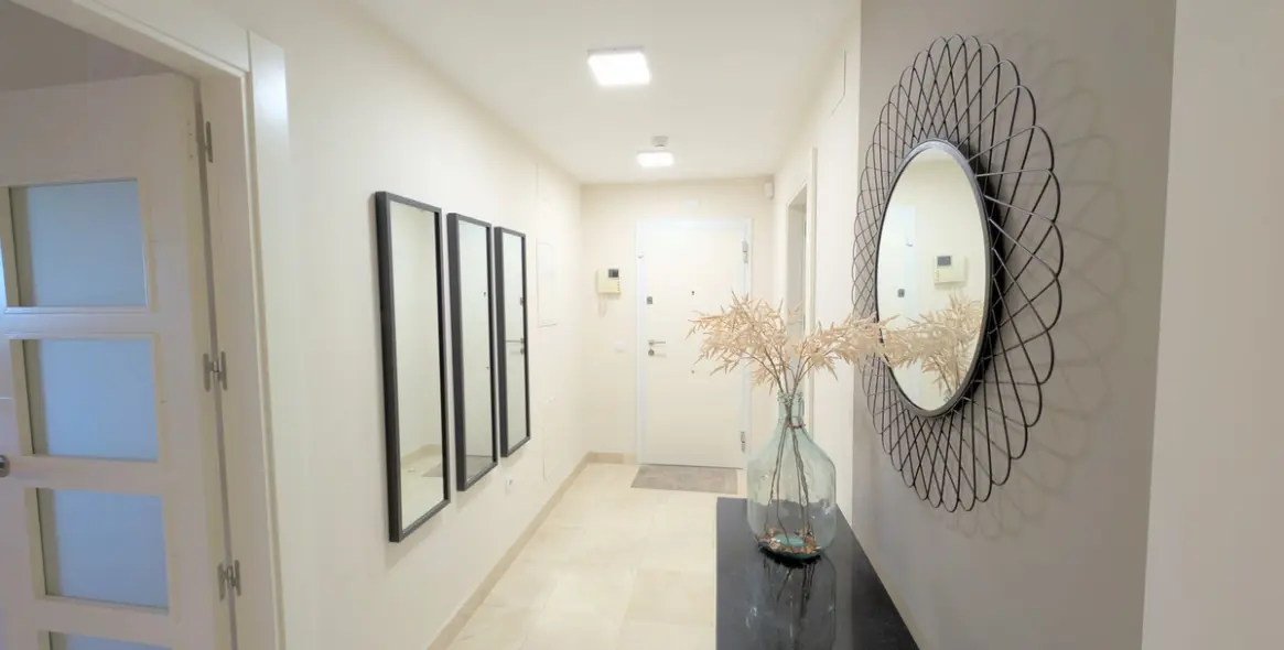 Sale of middle floor apartment in Los Flamingos 7