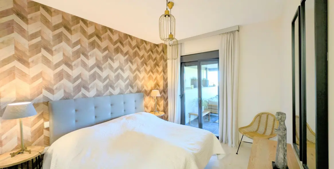 Sale of middle floor apartment in Los Flamingos 11