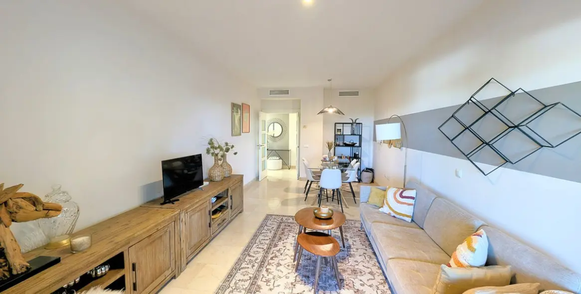 Sale of middle floor apartment in Los Flamingos 15