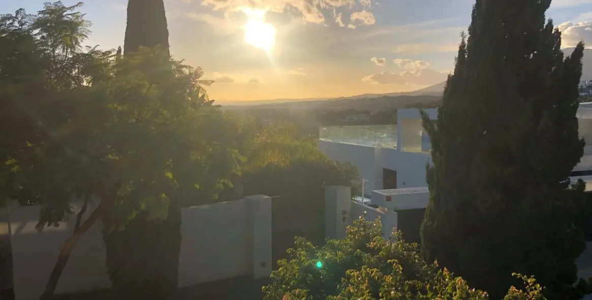 Sale of middle floor apartment in Los Flamingos 24