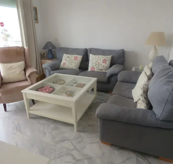 Sale of penthouse in Calahonda