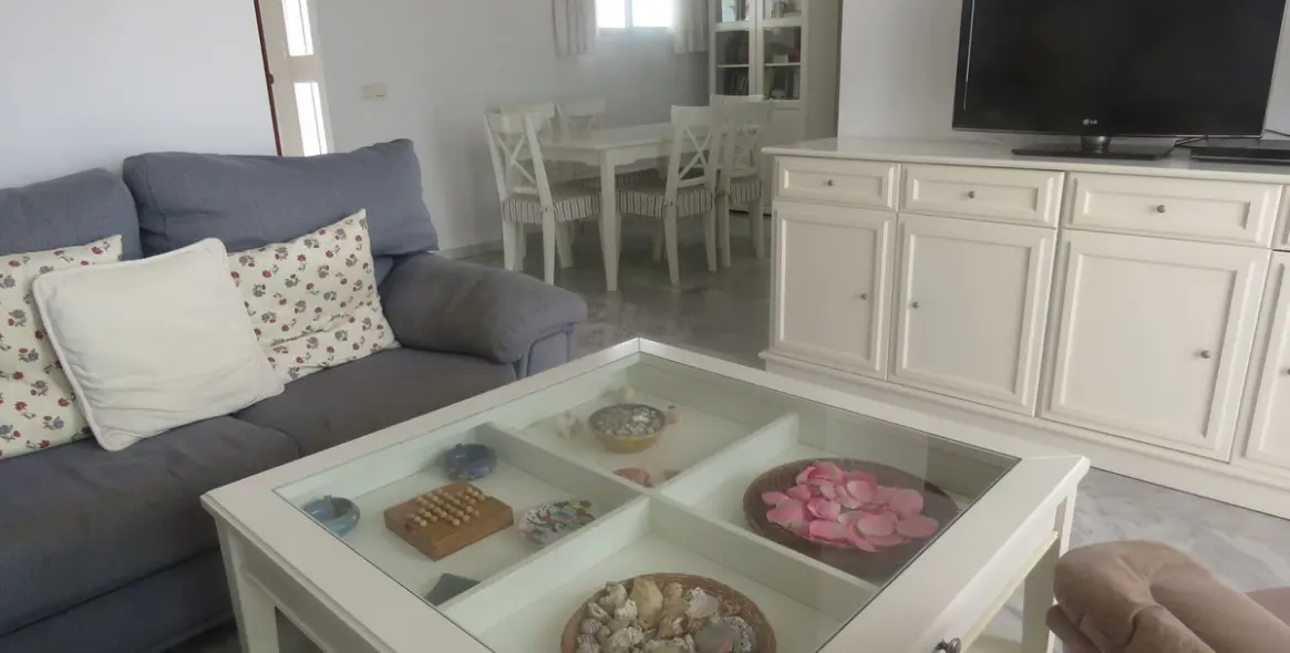 Sale of penthouse in Calahonda 15