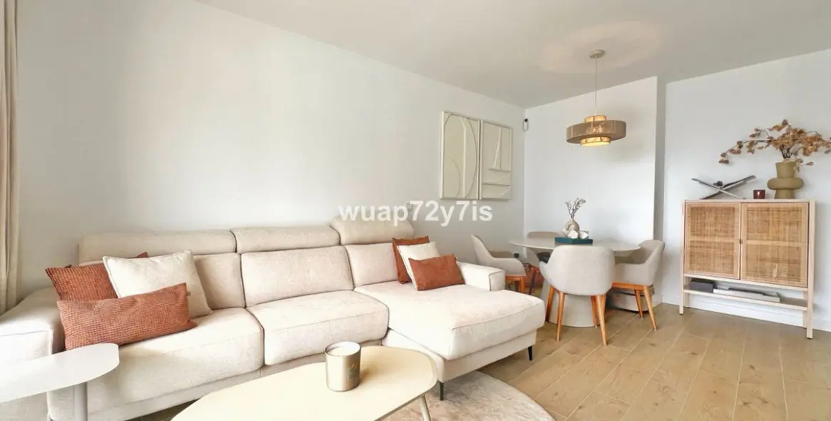 Sale of ground floor apartment in Estepona 2