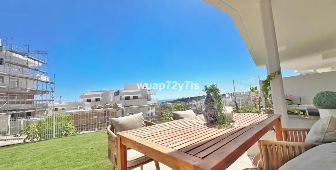 Sale of ground floor apartment in Estepona 20