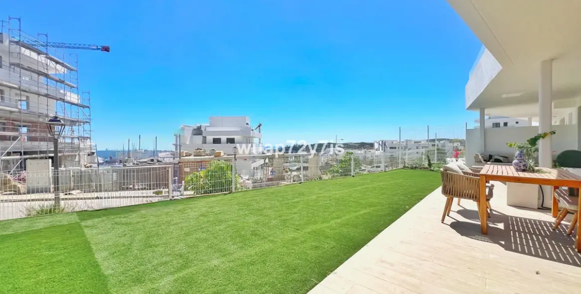 Продажа апартаментов на первом этаже в Estepona 23