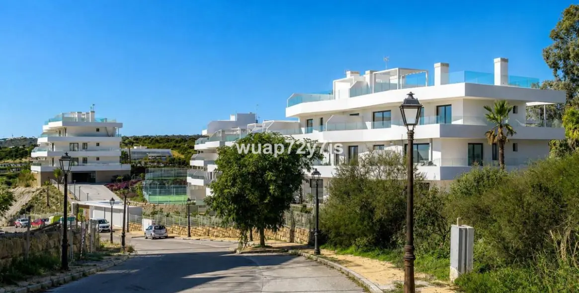 Sale of ground floor apartment in Estepona 24