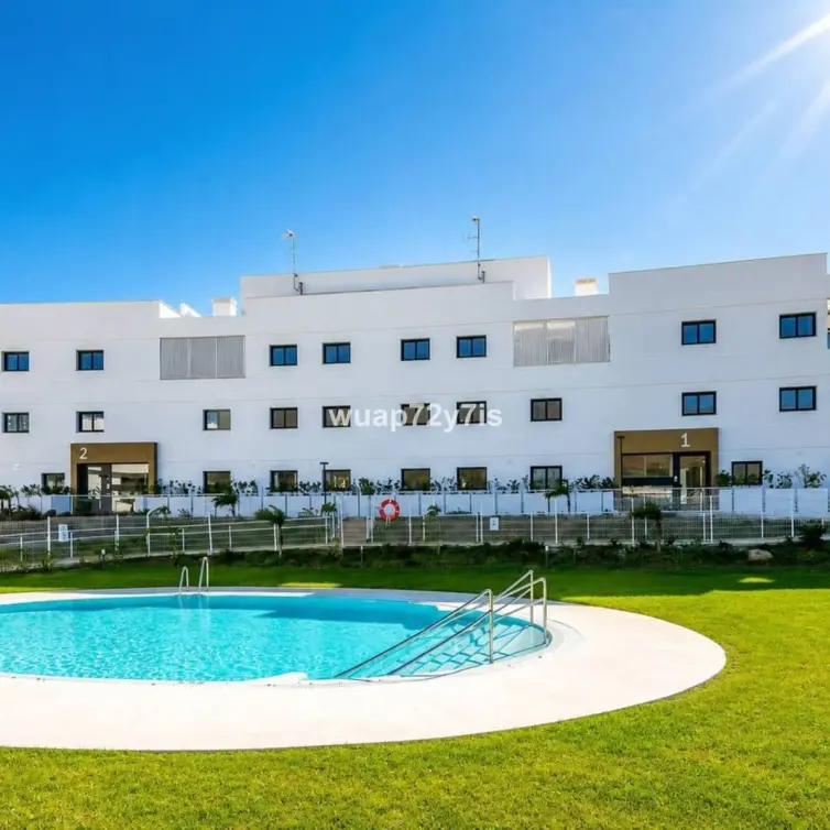Продажа апартаментов на первом этаже в Estepona