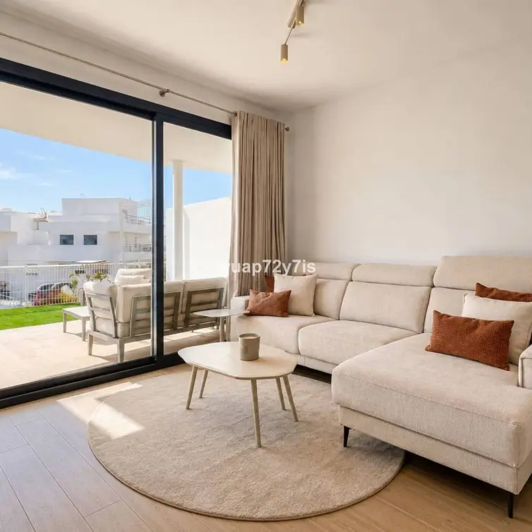 Продажа апартаментов на первом этаже в Estepona
