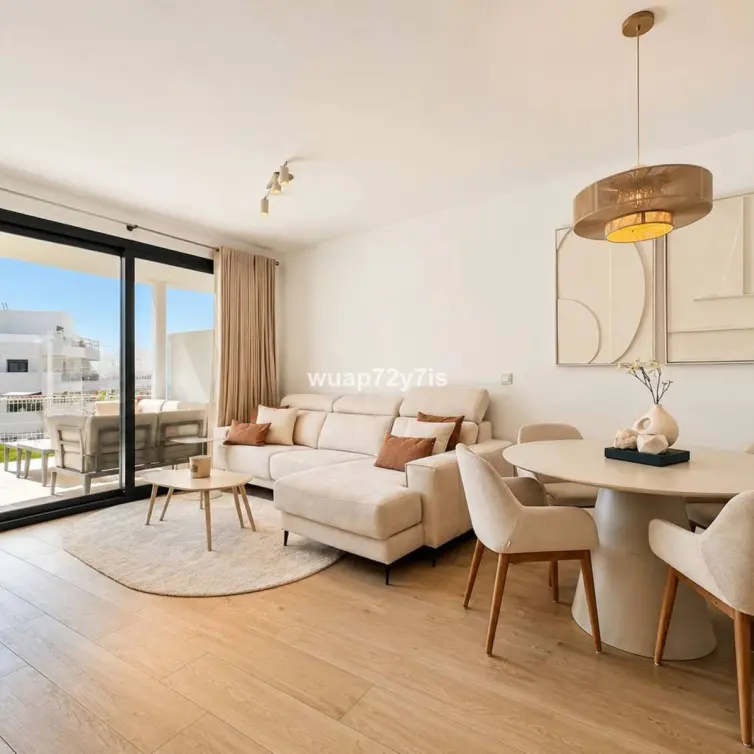 Продажа апартаментов на первом этаже в Estepona