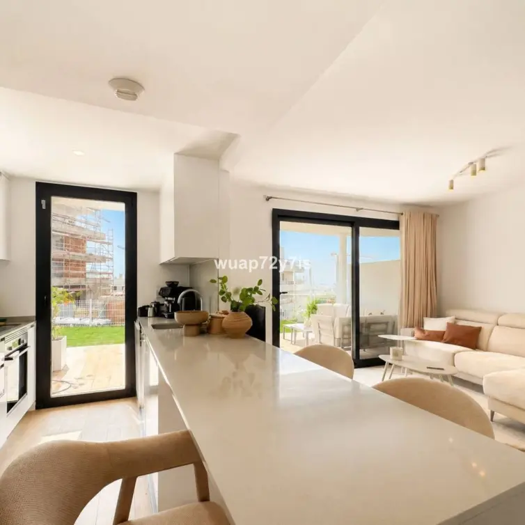 Продажа апартаментов на первом этаже в Estepona