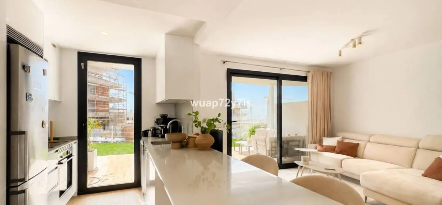 Продажа апартаментов на первом этаже в Estepona 4