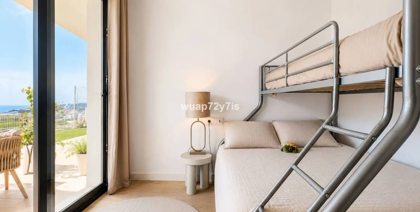 Sale of ground floor apartment in Estepona 7