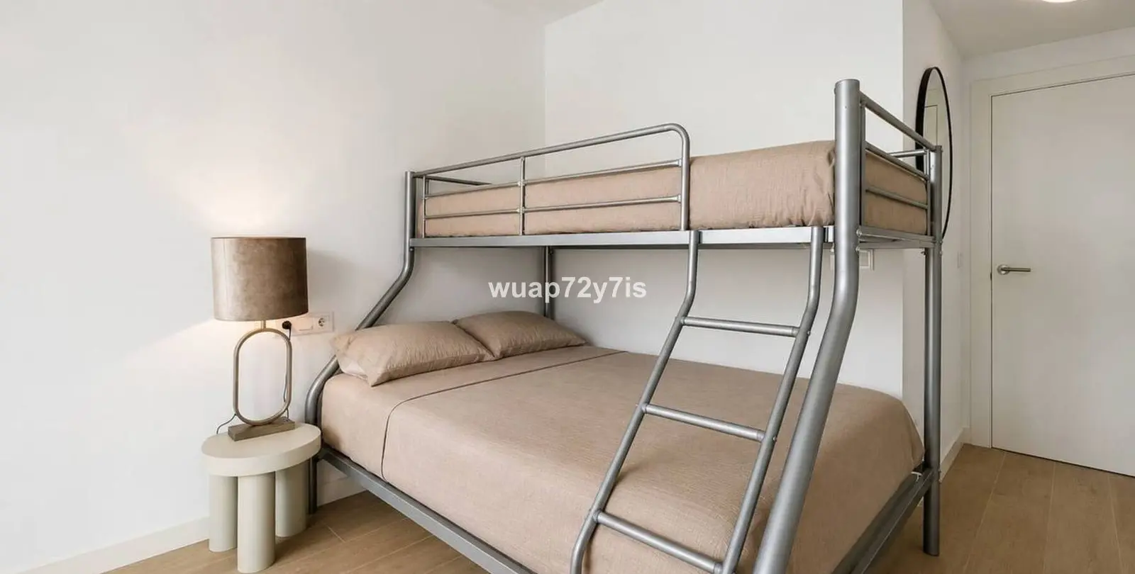 Sale of ground floor apartment in Estepona 8