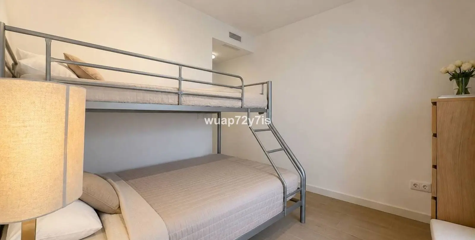 Sale of ground floor apartment in Estepona 9