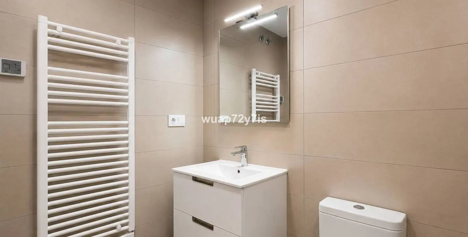 Sale of ground floor apartment in Estepona 11