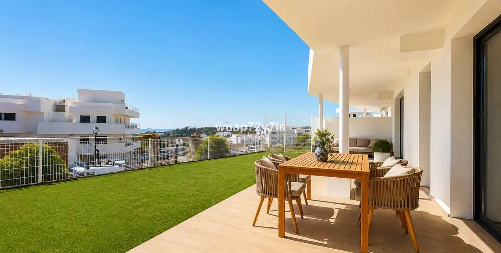 Sale of ground floor apartment in Estepona 15