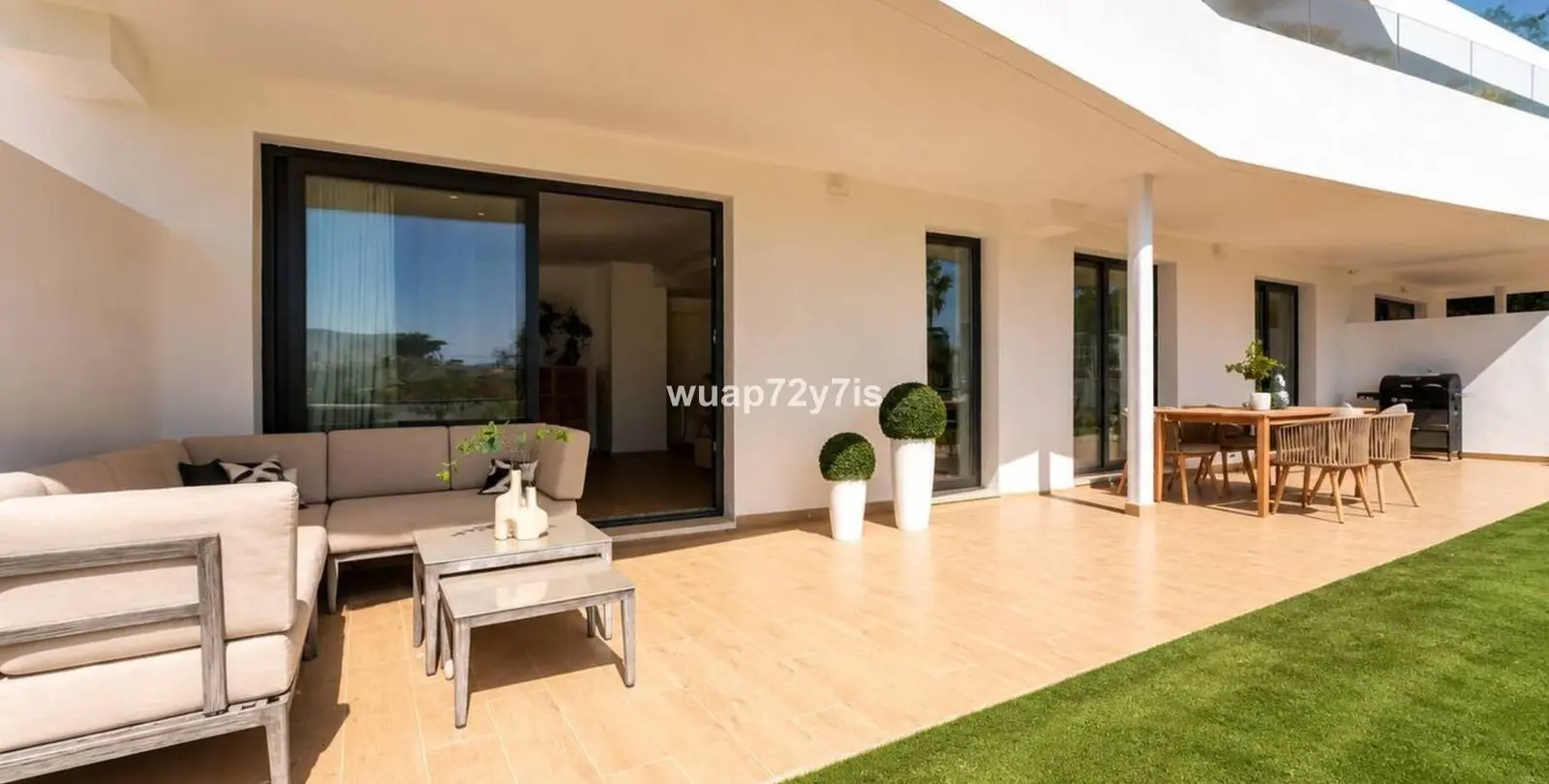 Sale of ground floor apartment in Estepona 17