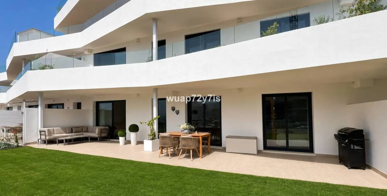 Sale of ground floor apartment in Estepona 20