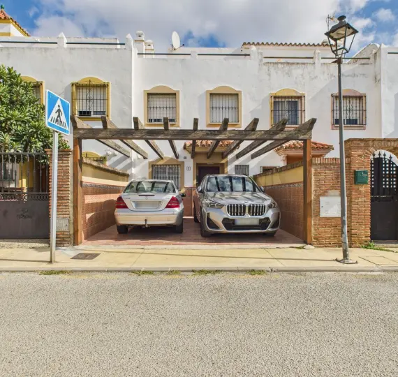 Sale of townhouse in Estepona