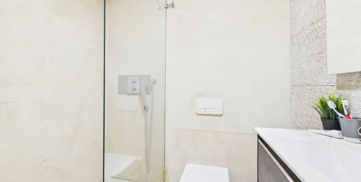 Sale of townhouse in Estepona 16