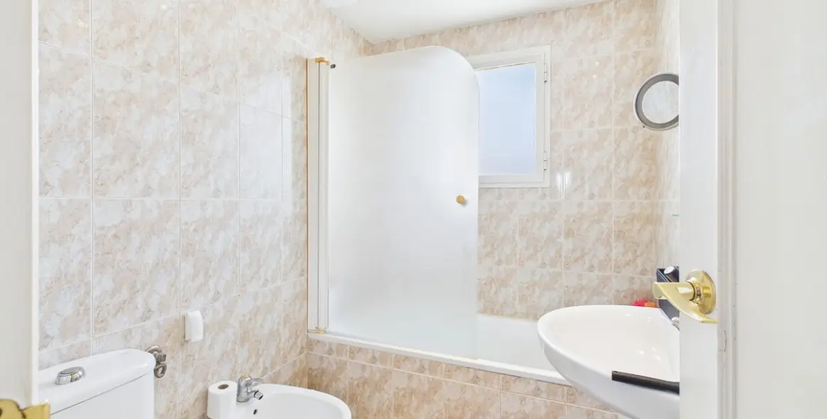 Sale of townhouse in Estepona 14