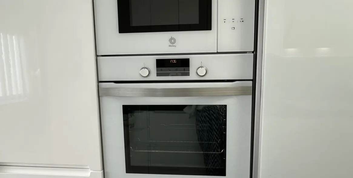 Sale of middle floor apartment in Casares 12