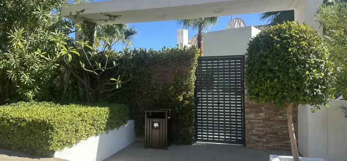 Sale of middle floor apartment in Casares 4