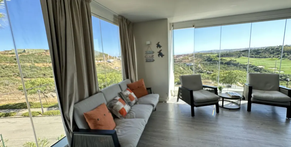 Продажа апартаментов на среднем этаже в Casares 6