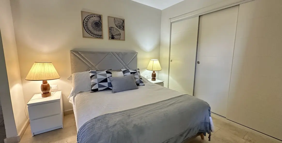 Продажа апартаментов на среднем этаже в Casares 7