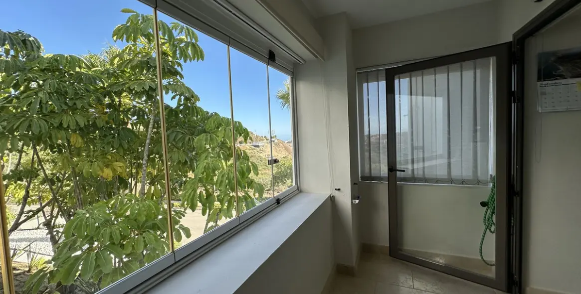 Продажа апартаментов на среднем этаже в Casares 8