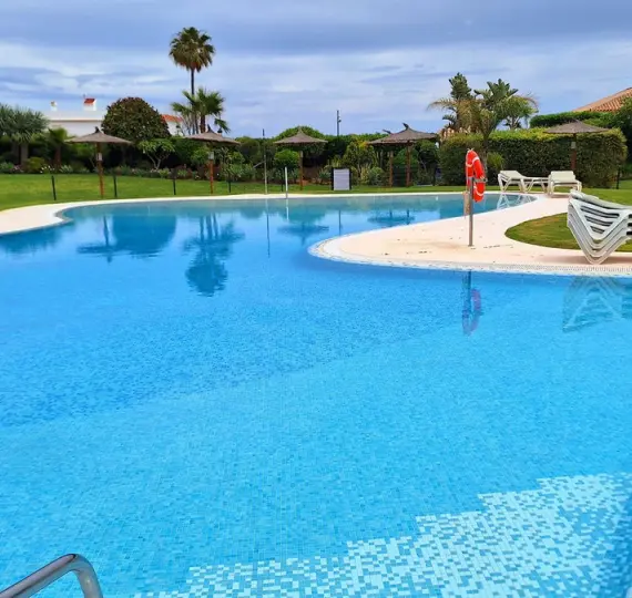 Sale of ground floor apartment in La Duquesa