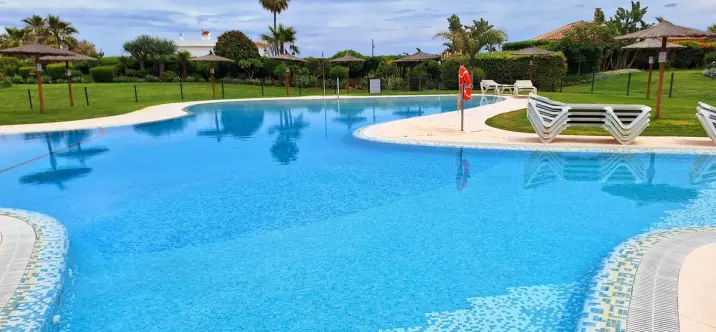 Sale of ground floor apartment in La Duquesa 1