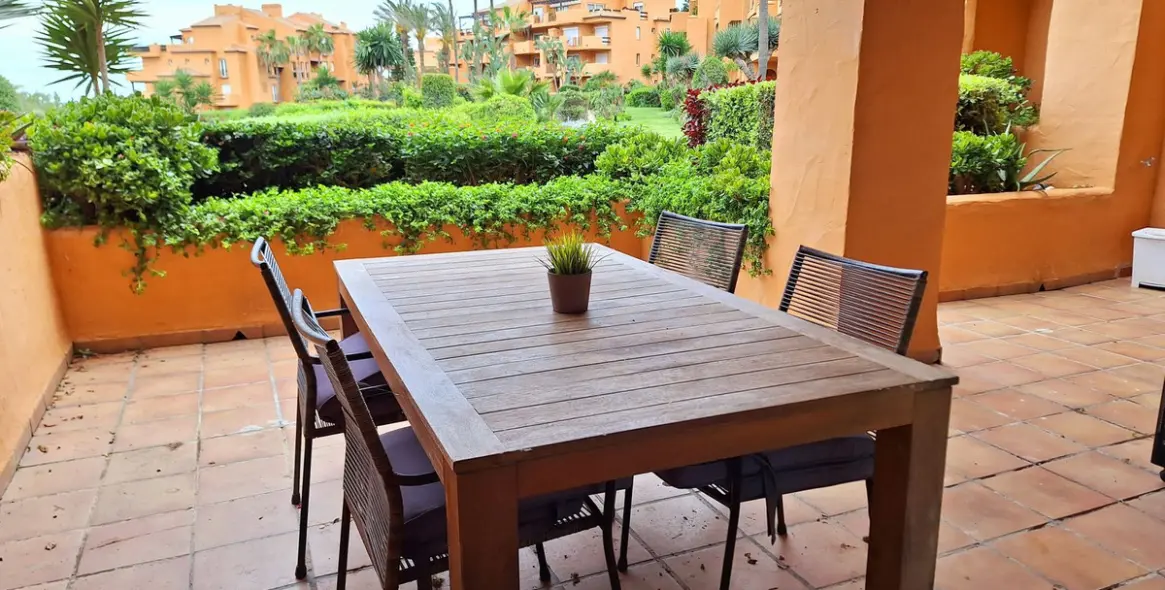 Sale of ground floor apartment in La Duquesa 9
