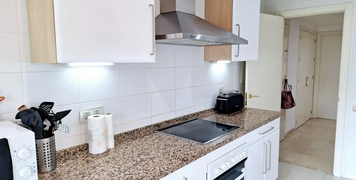 Sale of ground floor apartment in La Duquesa 13