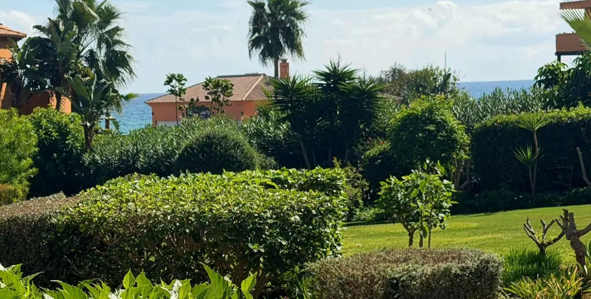 Sale of ground floor apartment in La Duquesa 26