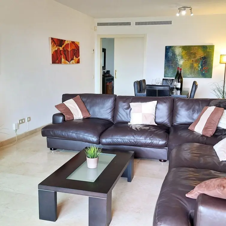 Venta de apartamento en planta baja en La Duquesa
