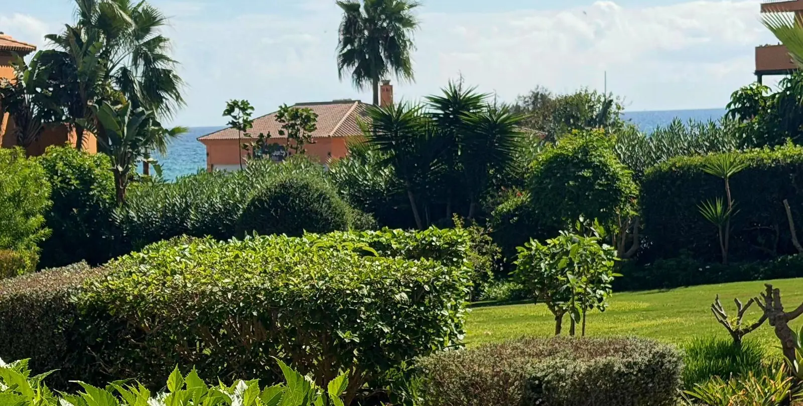 Venta de apartamento en planta baja en La Duquesa 26