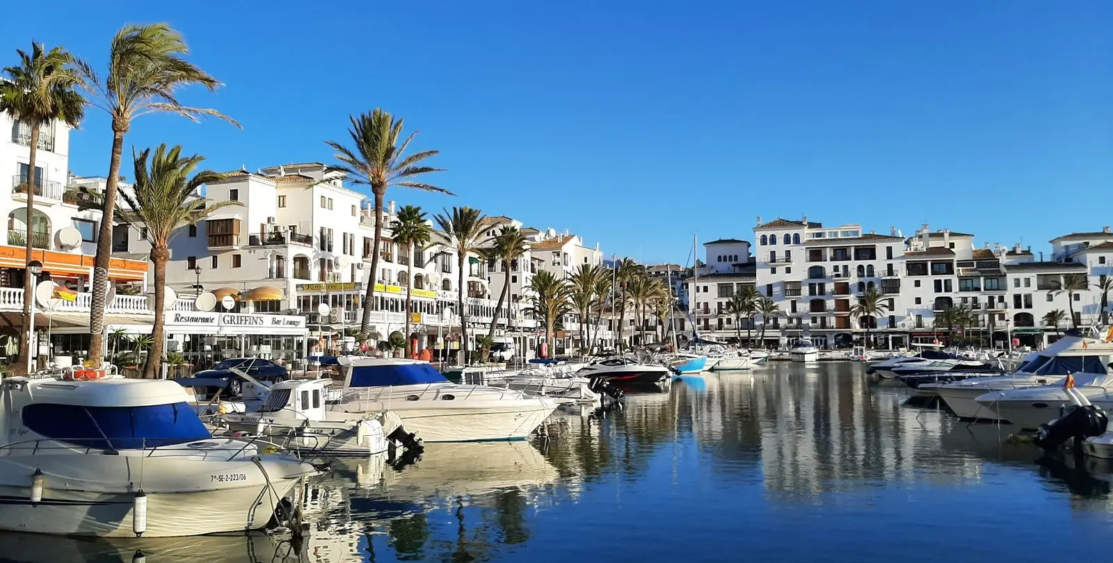 Venta de apartamento en planta baja en La Duquesa 33